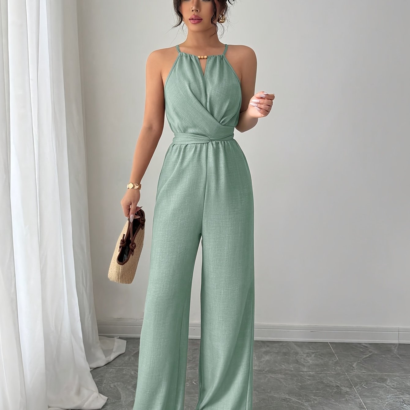 Liora – Plissee Jumpsuit mit Twist-Taille