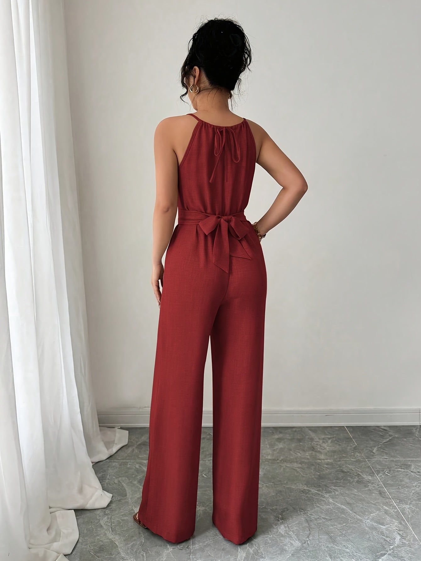 Liora – Plissee Jumpsuit mit Twist-Taille