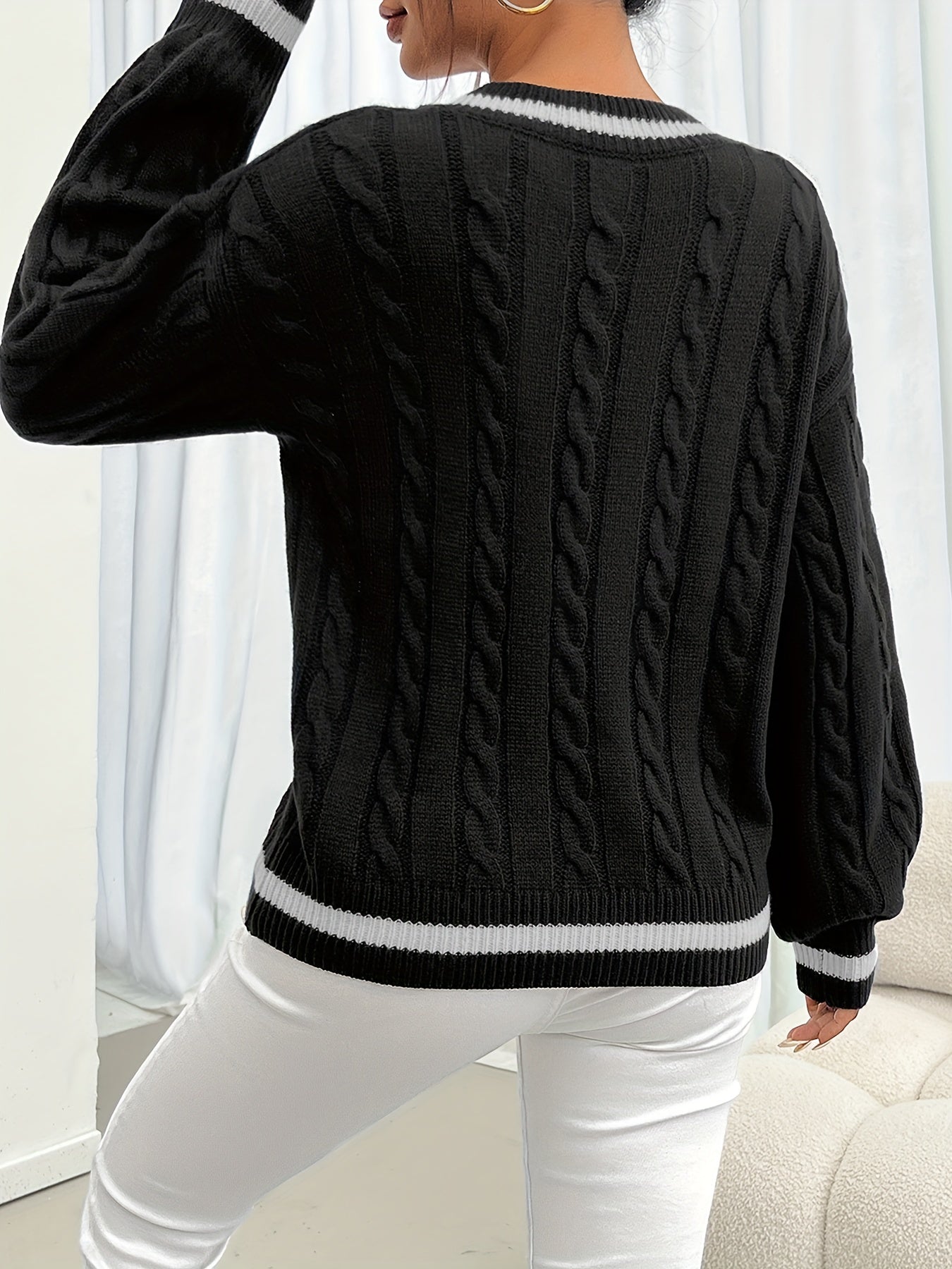 Selena – Farbblock Pullover mit V-Ausschnitt