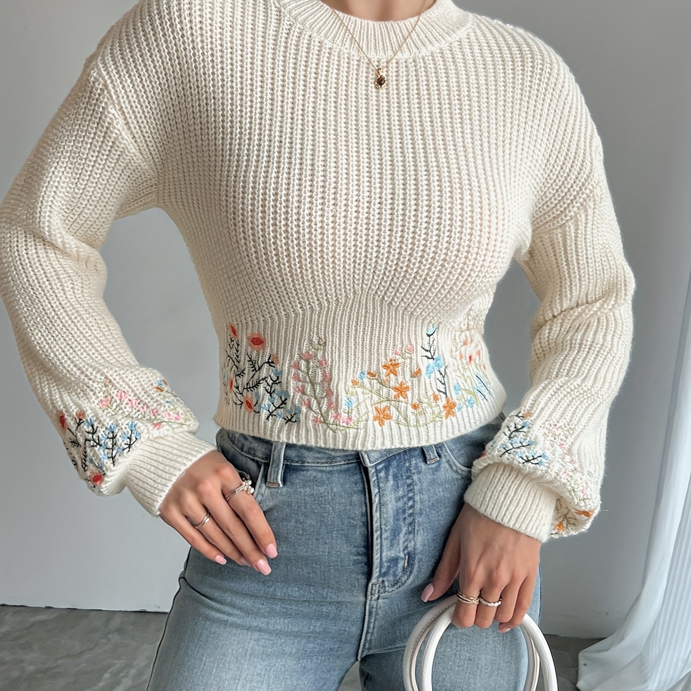 Marlene – Hochhals-Pullover mit Blumenmuster