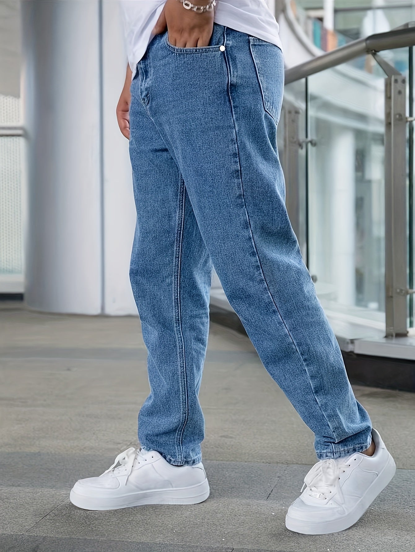 Elio – Klassische Straight Fit Jeans in Washed Blue
