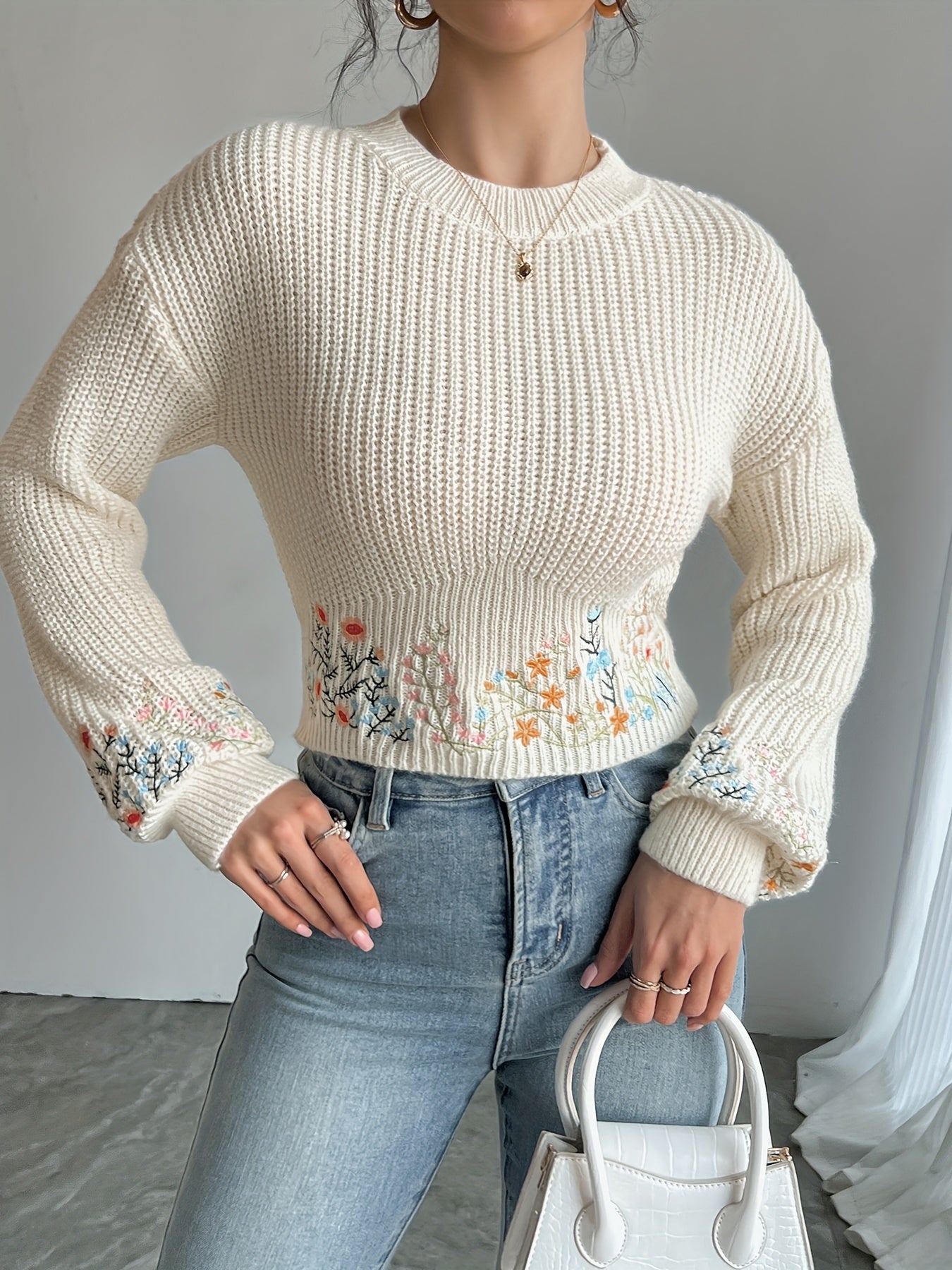 Marlene – Hochhals-Pullover mit Blumenmuster