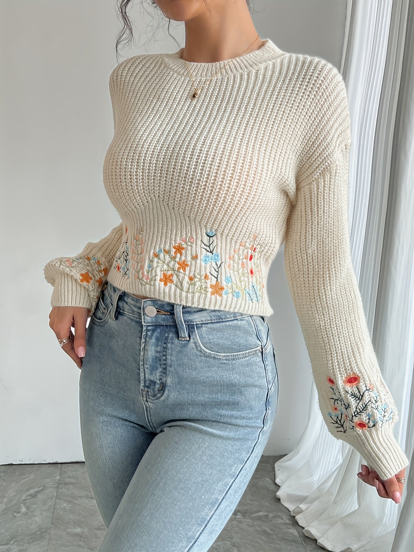 Marlene – Hochhals-Pullover mit Blumenmuster