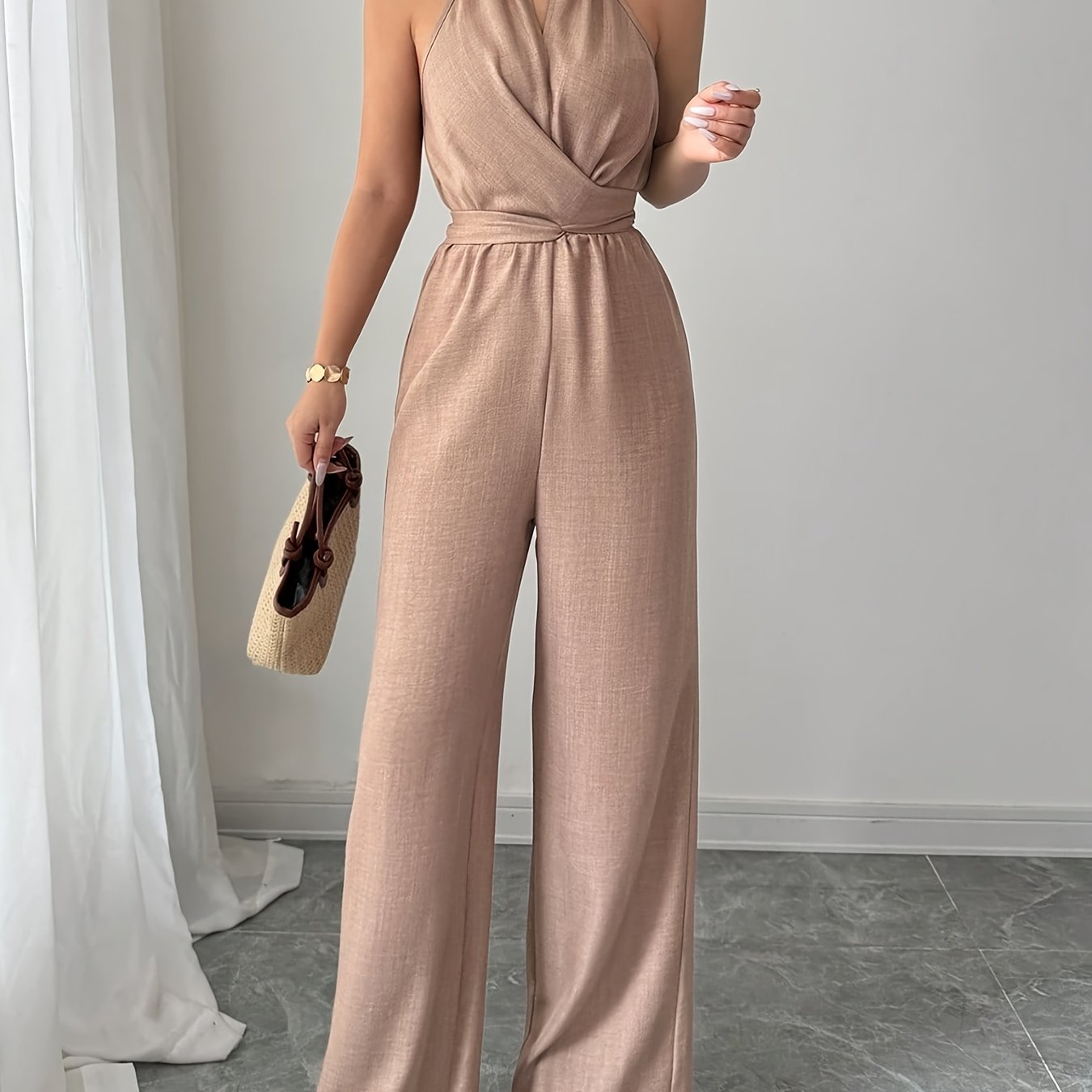 Liora – Plissee Jumpsuit mit Twist-Taille