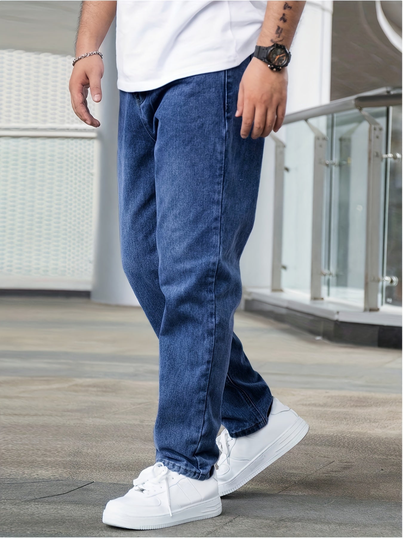 Elio – Klassische Straight Fit Jeans in Washed Blue