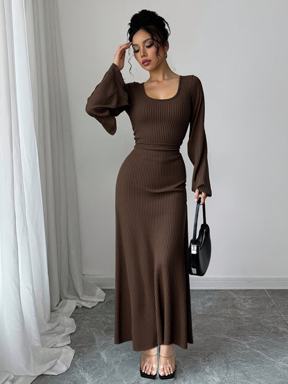 Isabella – Schwarzes Maxikleid mit Glockenärmeln